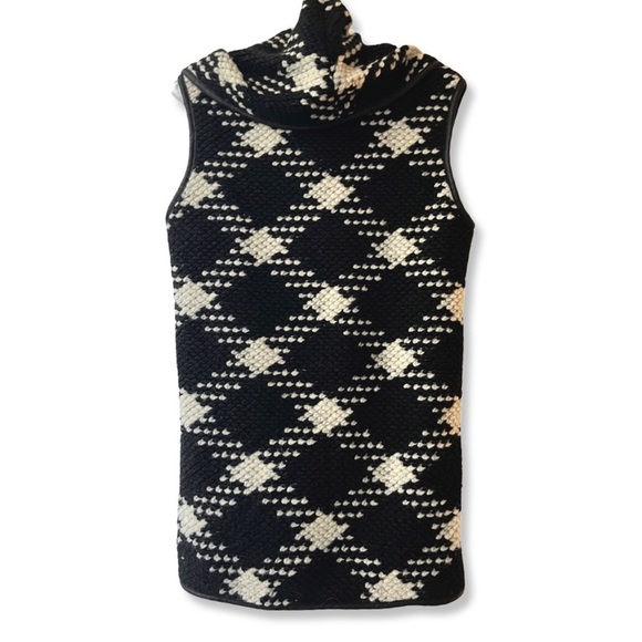 Waverly Grey Riley Vest - Picture 2 of 9